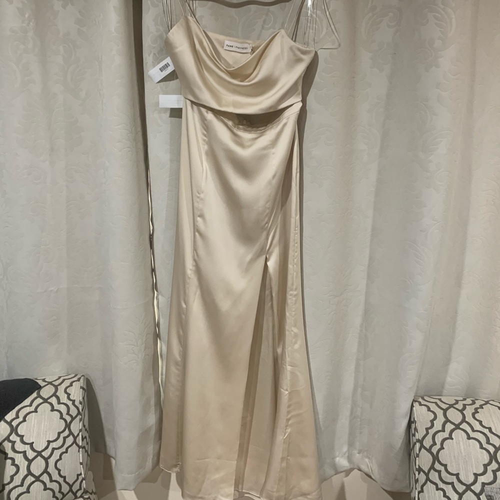 Fame and Partners Straight Neck Set